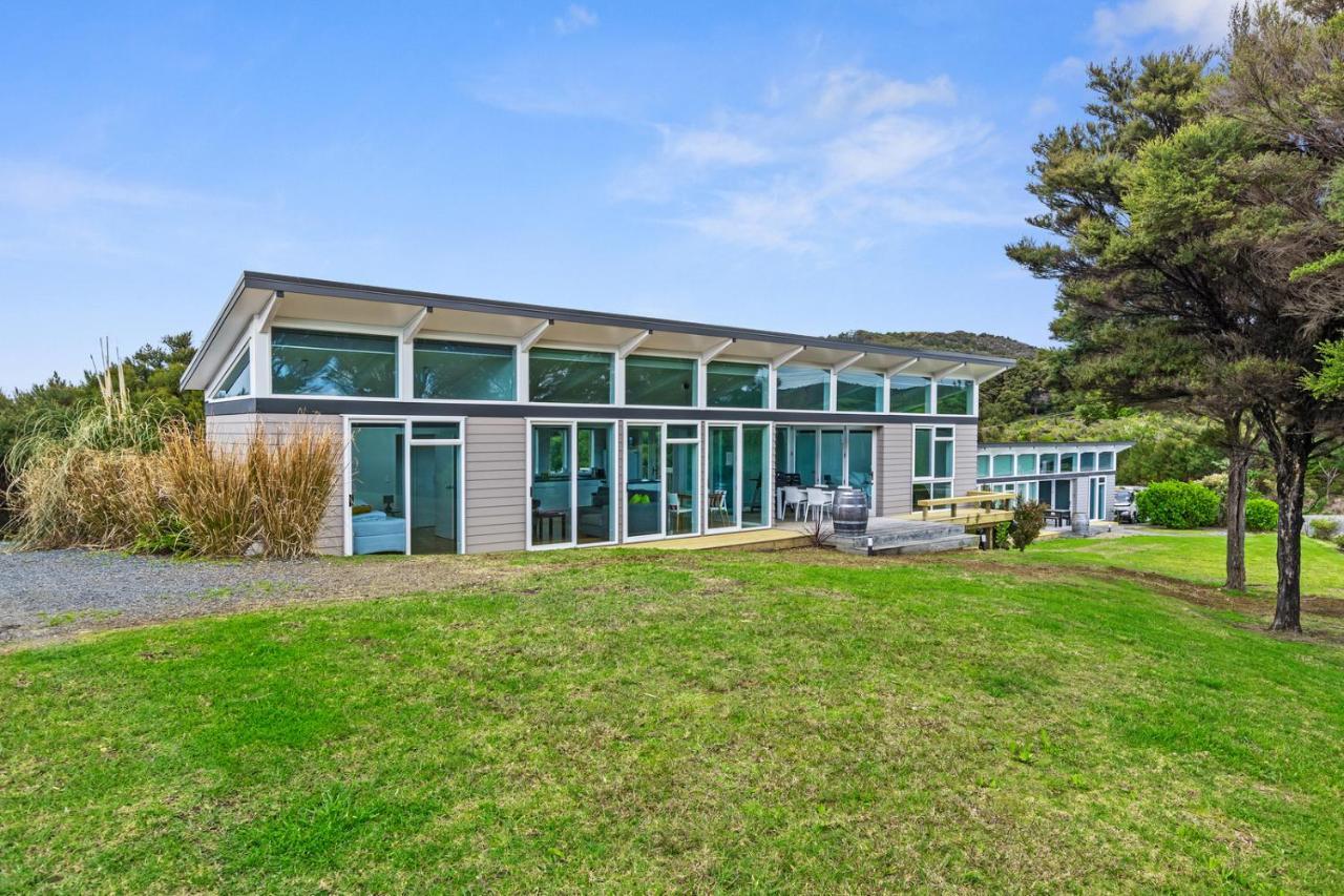 Paroa Bay Chalets - Te Whare Tui Russell Bagian luar foto