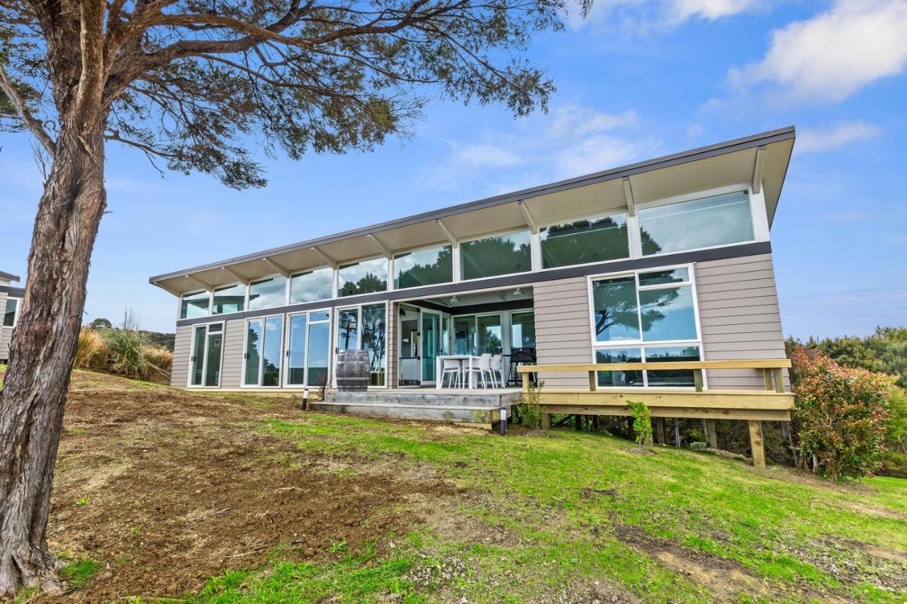 Paroa Bay Chalets - Te Whare Tui Russell Bagian luar foto