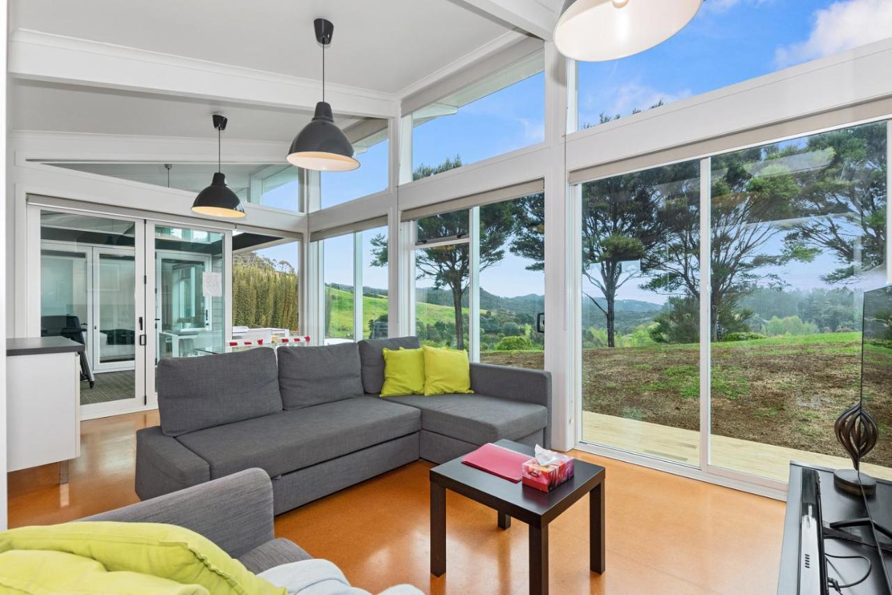 Paroa Bay Chalets - Te Whare Tui Russell Bagian luar foto
