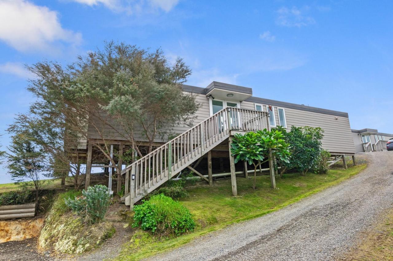 Paroa Bay Chalets - Te Whare Tui Russell Bagian luar foto