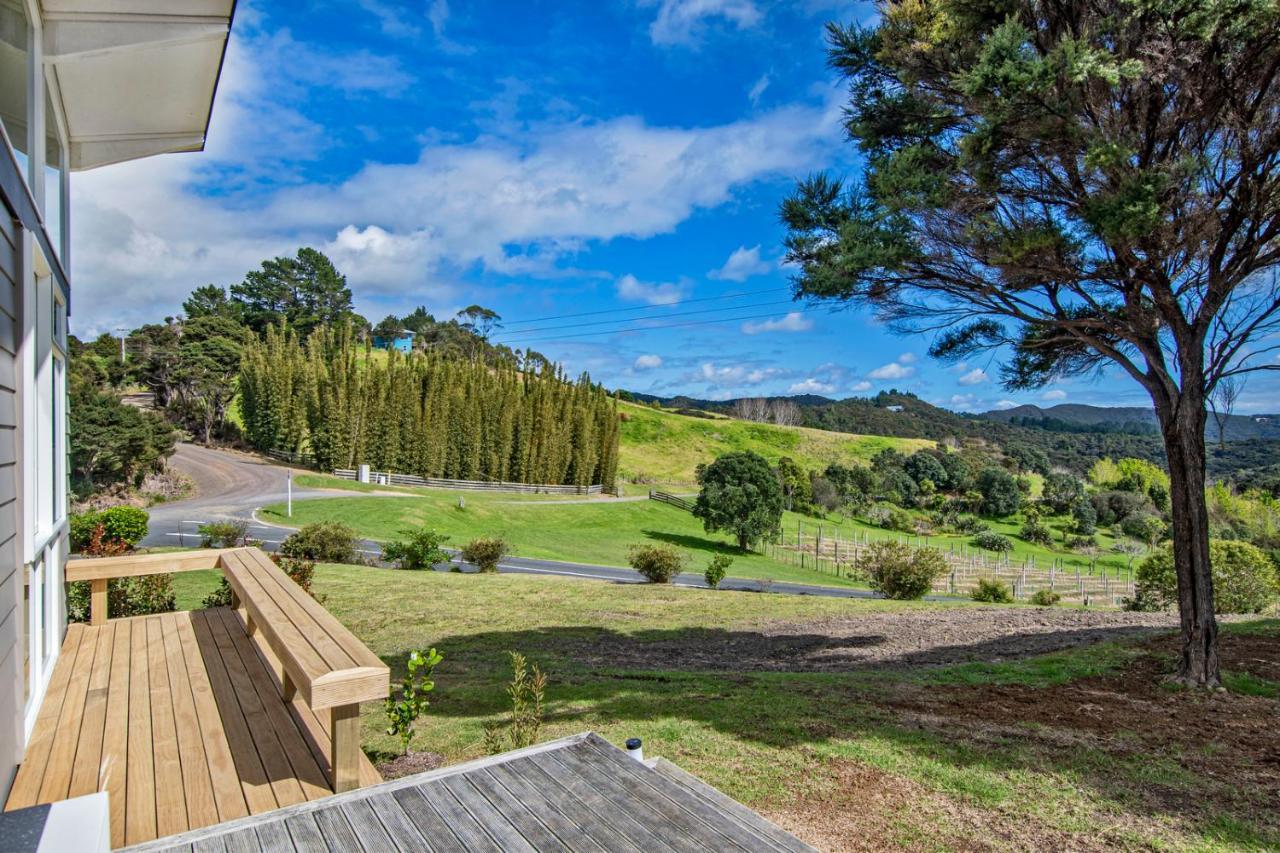 Paroa Bay Chalets - Te Whare Tui Russell Bagian luar foto